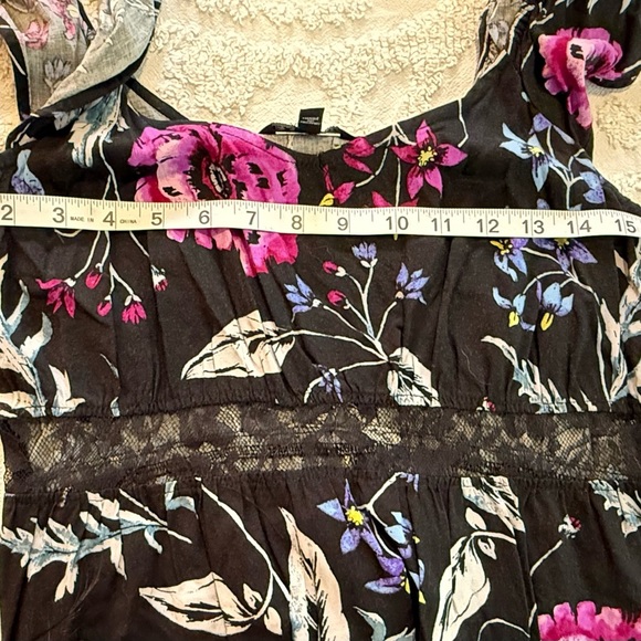 Express floral lace midi dress - Picture 6 of 8